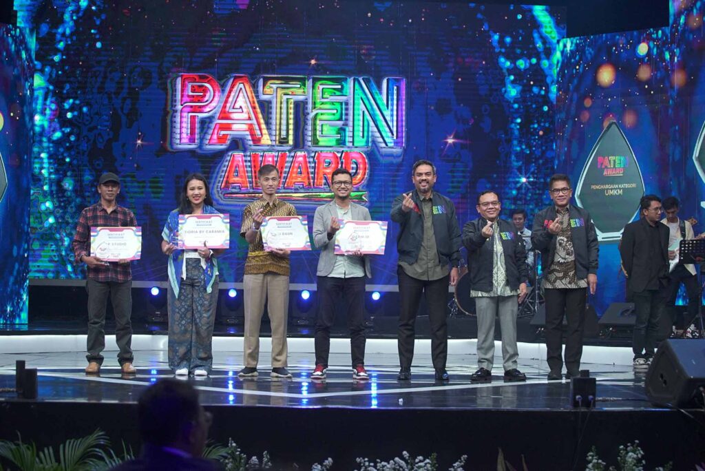 PATEN AWARD 4